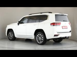 Toyota Land Cruiser 300 3.5T ZX - Image 10
