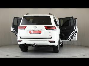 Toyota Land Cruiser 300 3.5T ZX - Image 11