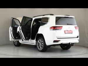 Toyota Land Cruiser 300 3.5T ZX - Image 12