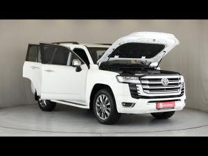 Toyota Land Cruiser 300 3.5T ZX - Image 16