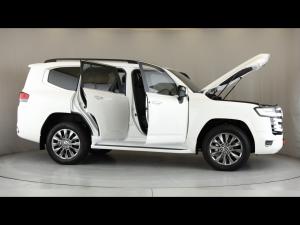 Toyota Land Cruiser 300 3.5T ZX - Image 17