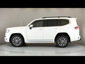 Toyota Land Cruiser 300 3.5T ZX - Image 19