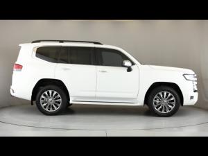 Toyota Land Cruiser 300 3.5T ZX - Image 4