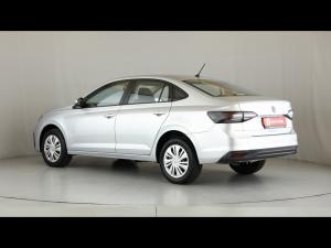 Volkswagen Polo sedan 1.6 manual - Image 8