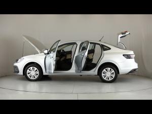 Volkswagen Polo sedan 1.6 manual - Image 11