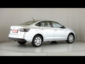 Volkswagen Polo sedan 1.6 manual - Image 2
