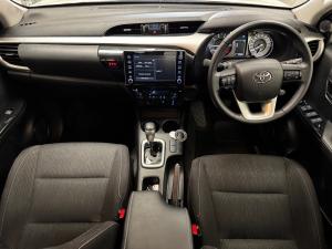Toyota Hilux 2.8GD-6 48V double cab Raider - Image 6