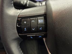 Toyota Hilux 2.8GD-6 48V double cab Raider - Image 9