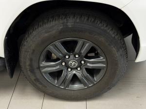 Toyota Hilux 2.8GD-6 48V double cab Raider - Image 17