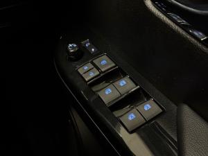 Toyota Hilux 2.8GD-6 48V double cab Raider - Image 18