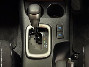 Toyota Hilux 2.8GD-6 48V double cab Raider - Image 13
