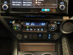 Toyota Hilux 2.8GD-6 48V double cab Raider - Image 26