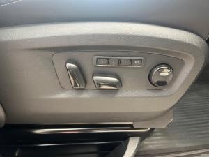 Volkswagen Caravelle 2.0BiTDI Highline 4Motion - Image 17