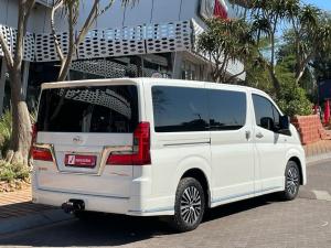 Toyota Quantum 2.8 LWB bus 6-seater VX Premium - Image 2