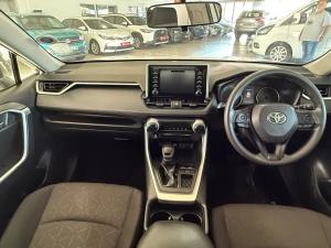 Toyota RAV4 2.0 GX auto - Image 6