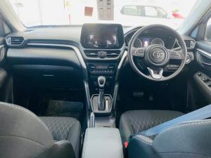 Toyota Urban Cruiser 1.5 XR automatic - Image 6