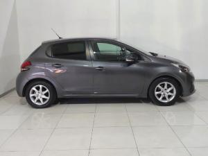 Peugeot 208 1.2 Active - Image 2