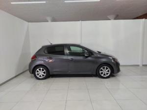 Peugeot 208 1.2 Active - Image 3