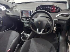 Peugeot 208 1.2 Active - Image 6