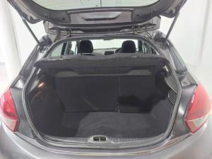 Peugeot 208 1.2 Active - Image 8