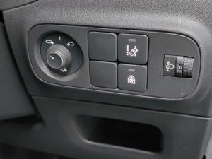 Citroen C3 1.2 Feel - Image 14