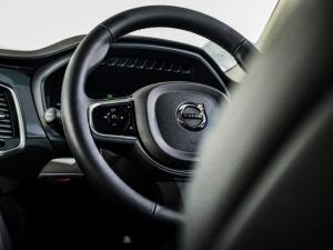 Volvo XC90 T8 Twin Engine AWD R-Design - Image 17