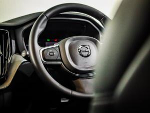 Volvo XC60 B5 AWD Essential - Image 16