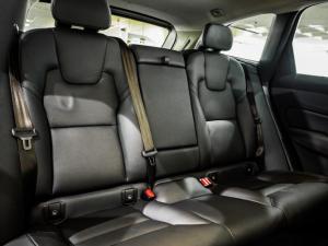 Volvo XC60 B5 AWD Essential - Image 19