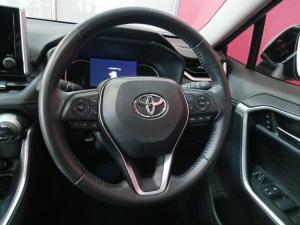 Toyota RAV4 2.0 VX - Image 11