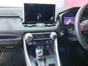 Toyota RAV4 2.0 VX - Image 14