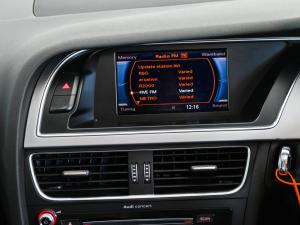 Audi A4 2.0TDI S auto - Image 11