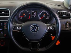 Volkswagen Polo Vivo hatch 1.6 Highline - Image 8