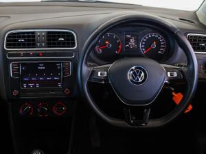 Volkswagen Polo Vivo hatch 1.6 Highline - Image 9