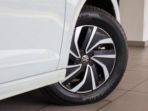 Volkswagen Polo hatch 1.0TSI Life auto - Image 11