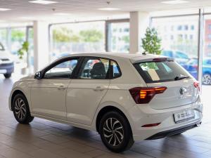 Volkswagen Polo hatch 1.0TSI Life auto - Image 7