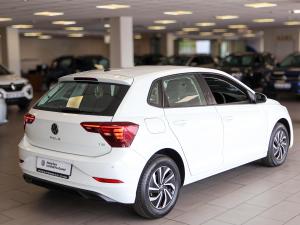 Volkswagen Polo hatch 1.0TSI Life auto - Image 9
