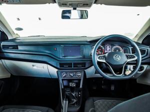Volkswagen Polo sedan 1.6 manual - Image 11