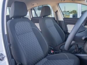 Volkswagen Polo sedan 1.6 manual - Image 13