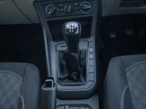 Volkswagen Polo sedan 1.6 manual - Image 17