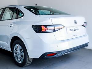 Volkswagen Polo sedan 1.6 manual - Image 4