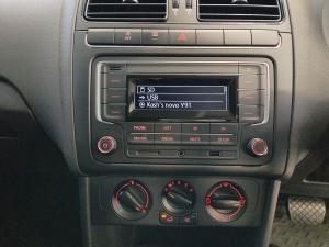 Volkswagen Polo Vivo hatch 1.6 Comfortline auto - Image 11