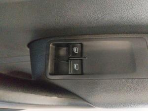 Volkswagen Polo Vivo hatch 1.6 Comfortline auto - Image 12