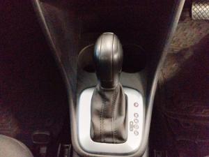 Volkswagen Polo Vivo hatch 1.6 Comfortline auto - Image 13
