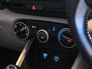 Hyundai Venue 1.0T Fluid - Image 11