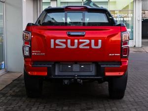 Isuzu D-Max 3.0TD double cab V-Cross 4x4 - Image 22