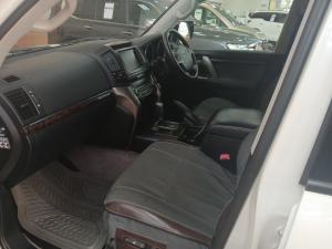 Toyota Land Cruiser 200 4.5D-4D VX 60th Anniversary - Image 7