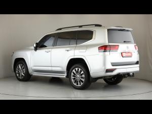 Toyota Land Cruiser 300 3.3D ZX - Image 8