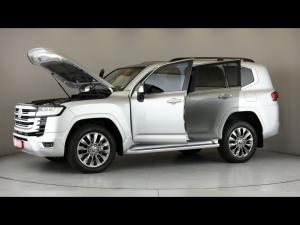 Toyota Land Cruiser 300 3.3D ZX - Image 12