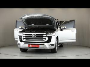 Toyota Land Cruiser 300 3.3D ZX - Image 13