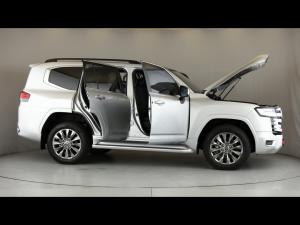 Toyota Land Cruiser 300 3.3D ZX - Image 15